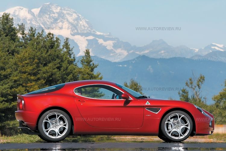 Alfa Romeo 8C Competizione: 9 фото