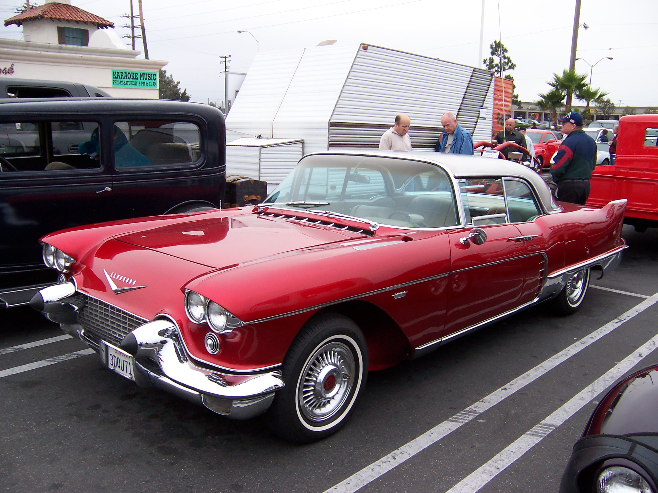 Cadillac Eldorado Brougham: 3 фото