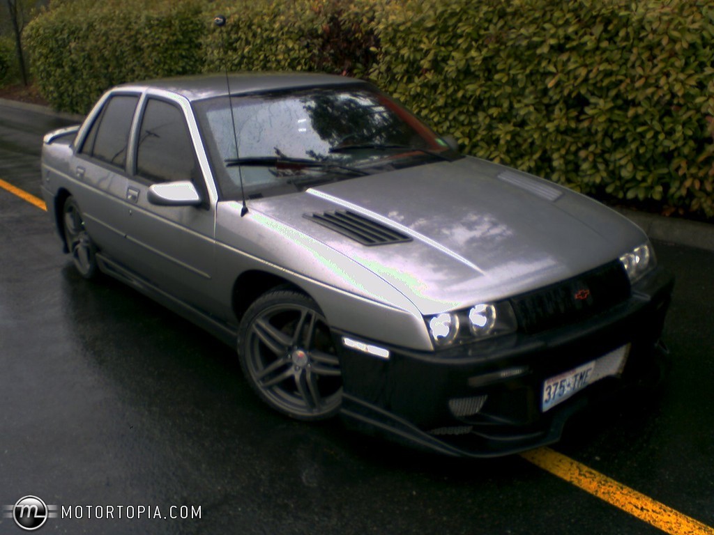 Chevrolet Corsica: 7 фото