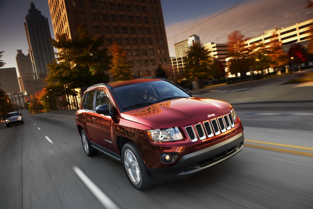 Jeep Compass: 8 фото