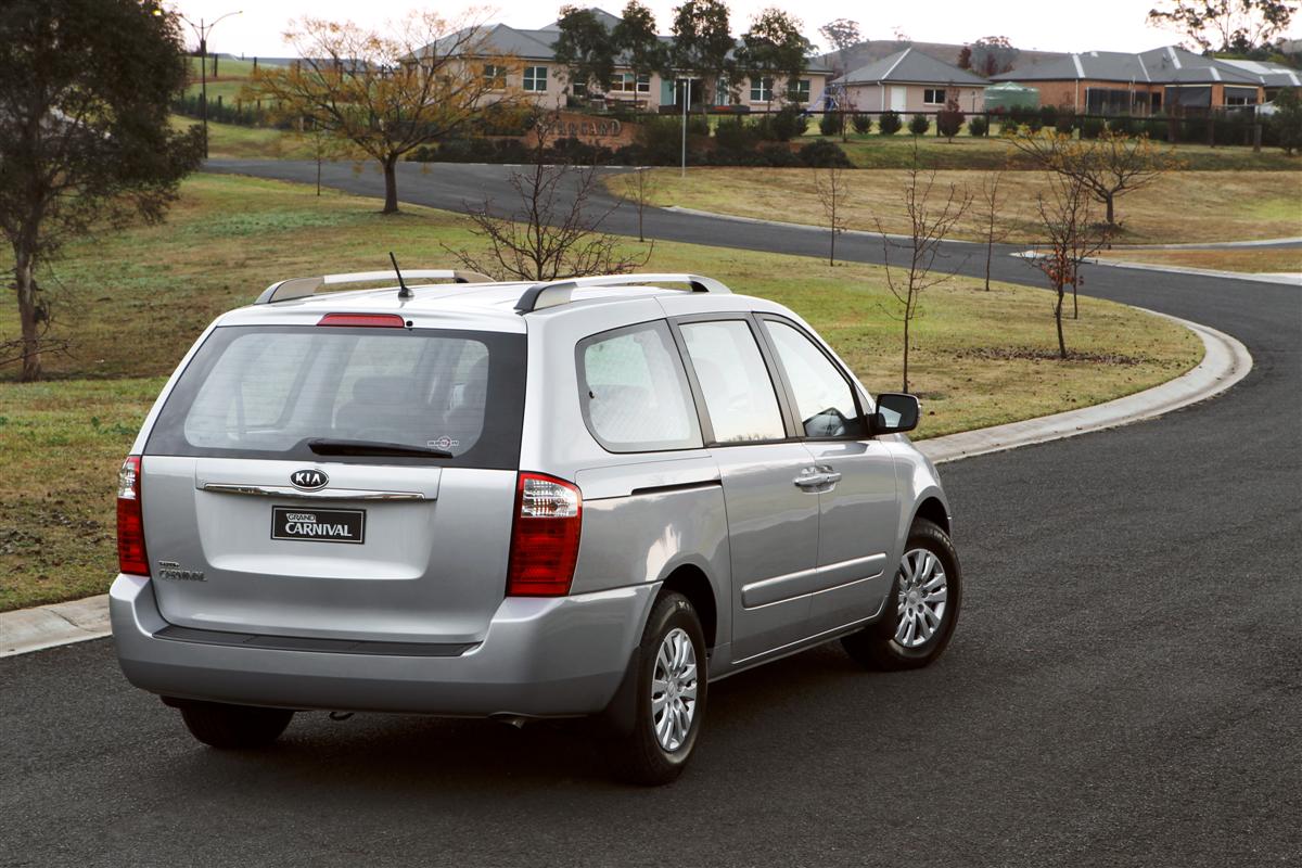 Kia Grand Carnival: 3 фото