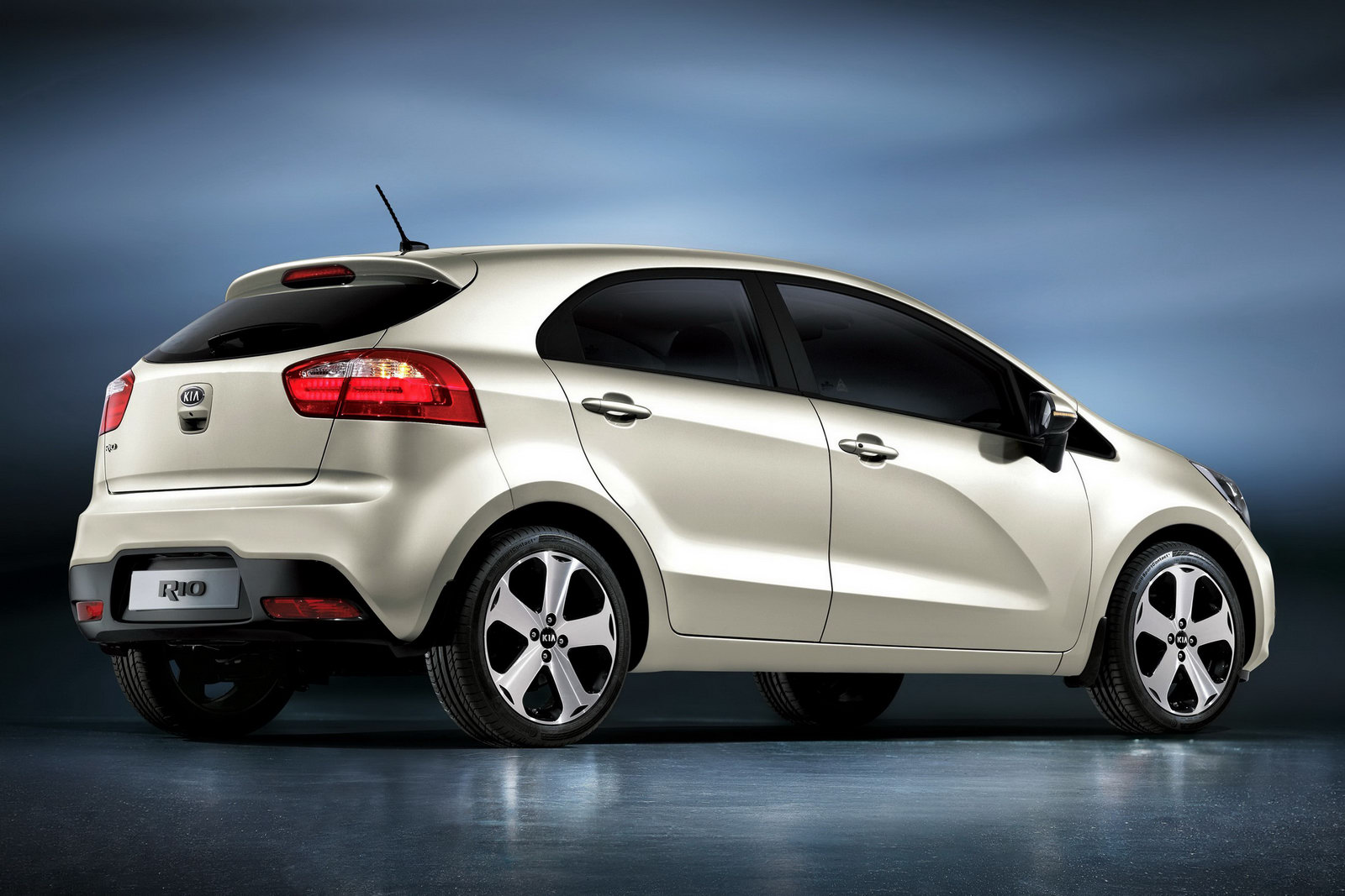 Kia Rio: 5 фото