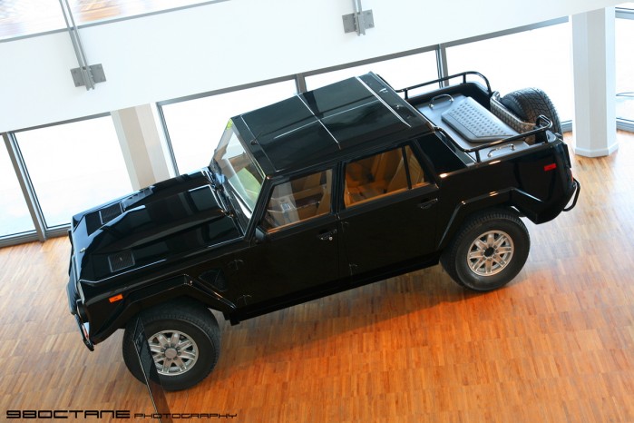 Lamborghini LM-004: 11 фото