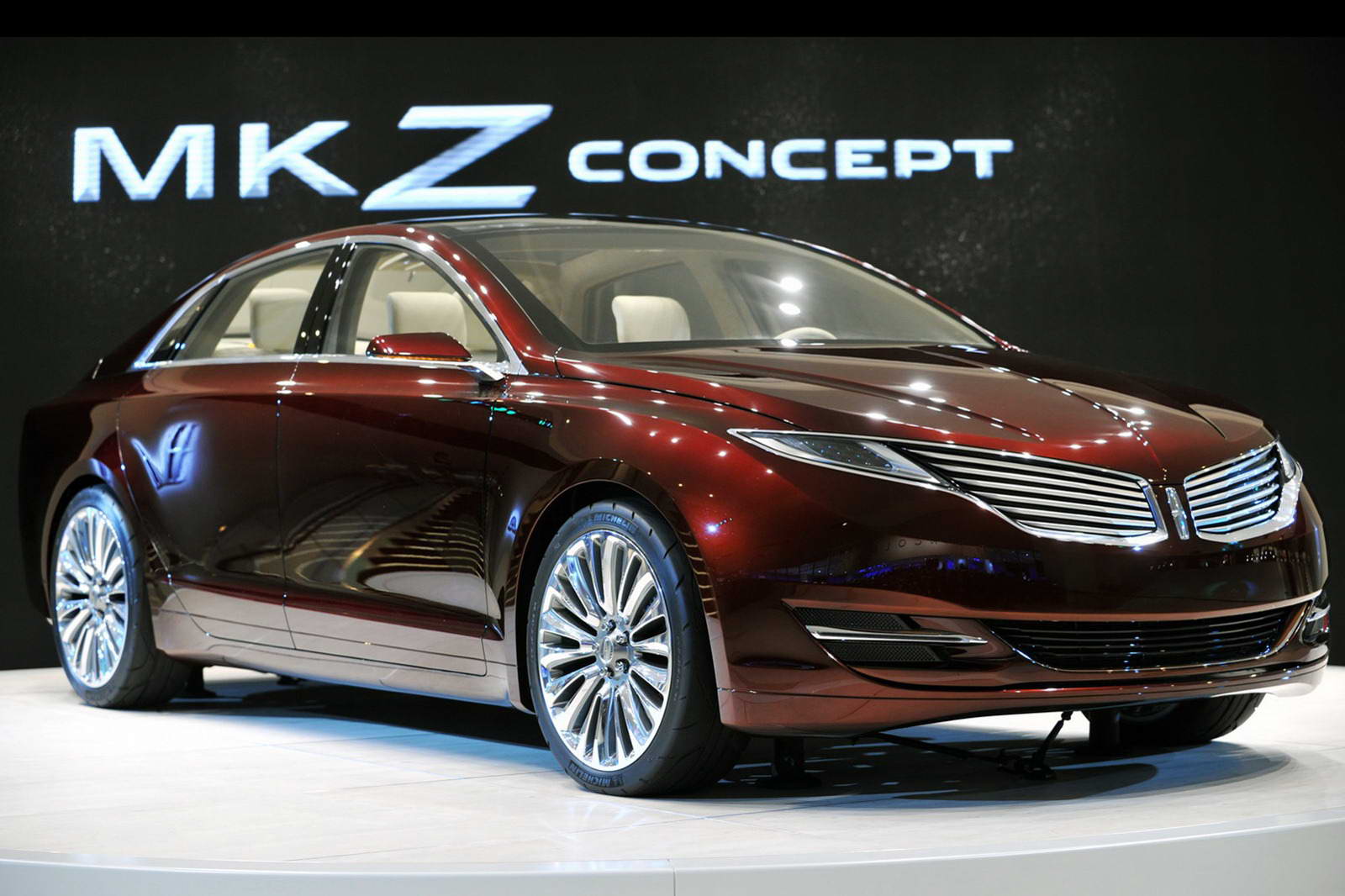 Lincoln MKZ: 9 фото