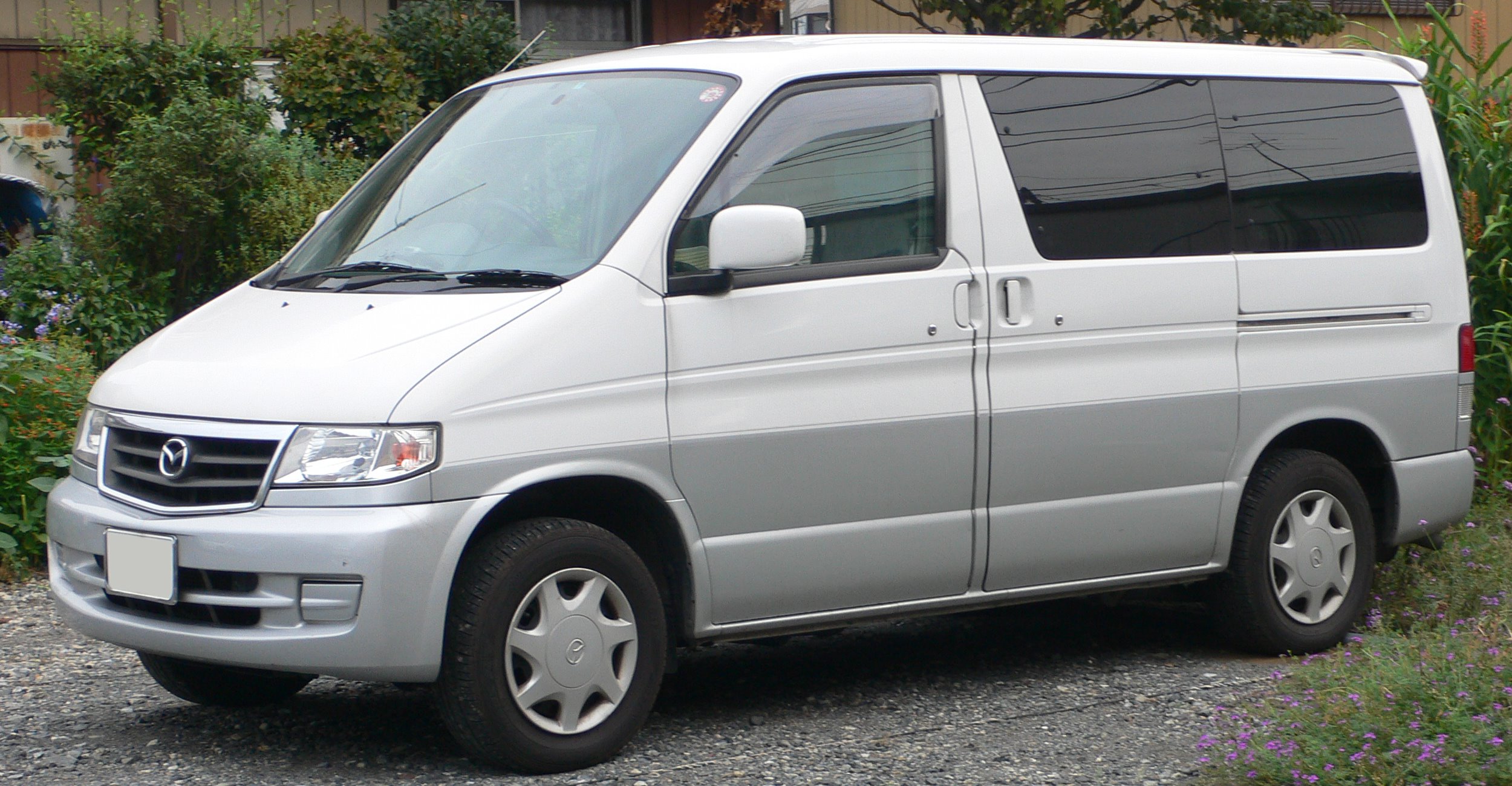 Mazda Bongo: 9 фото