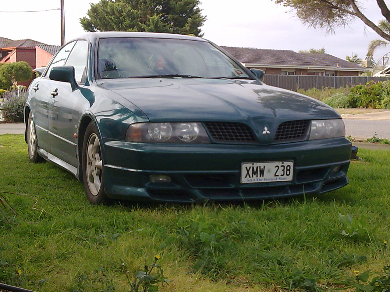 Mitsubishi Magna: 11 фото