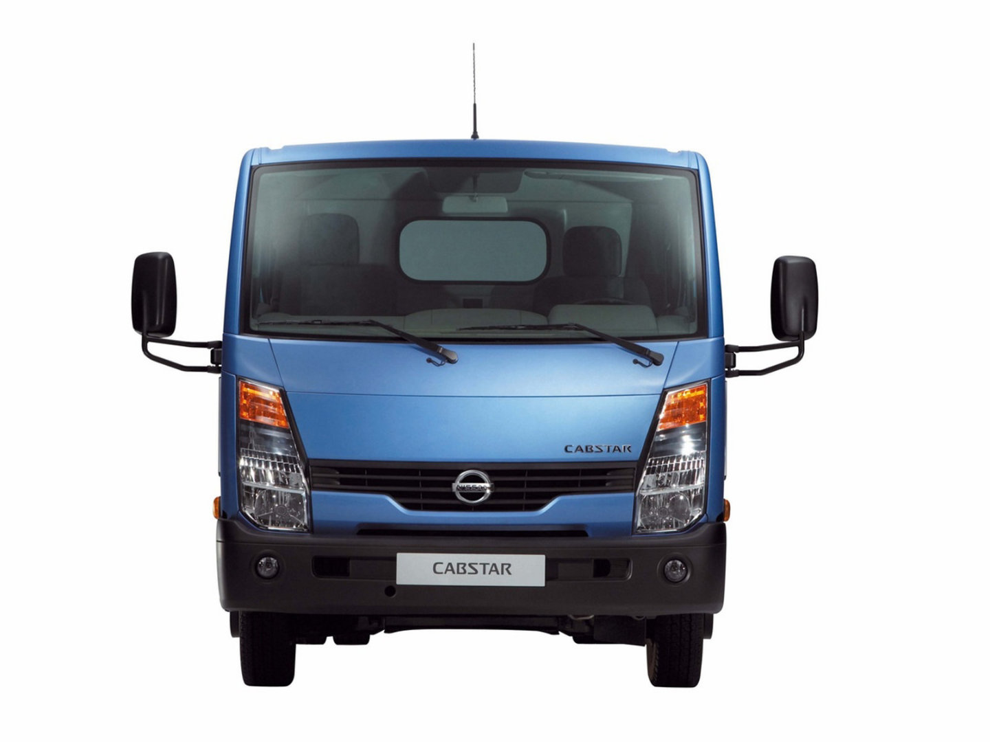 Nissan Cabstar: 3 фото