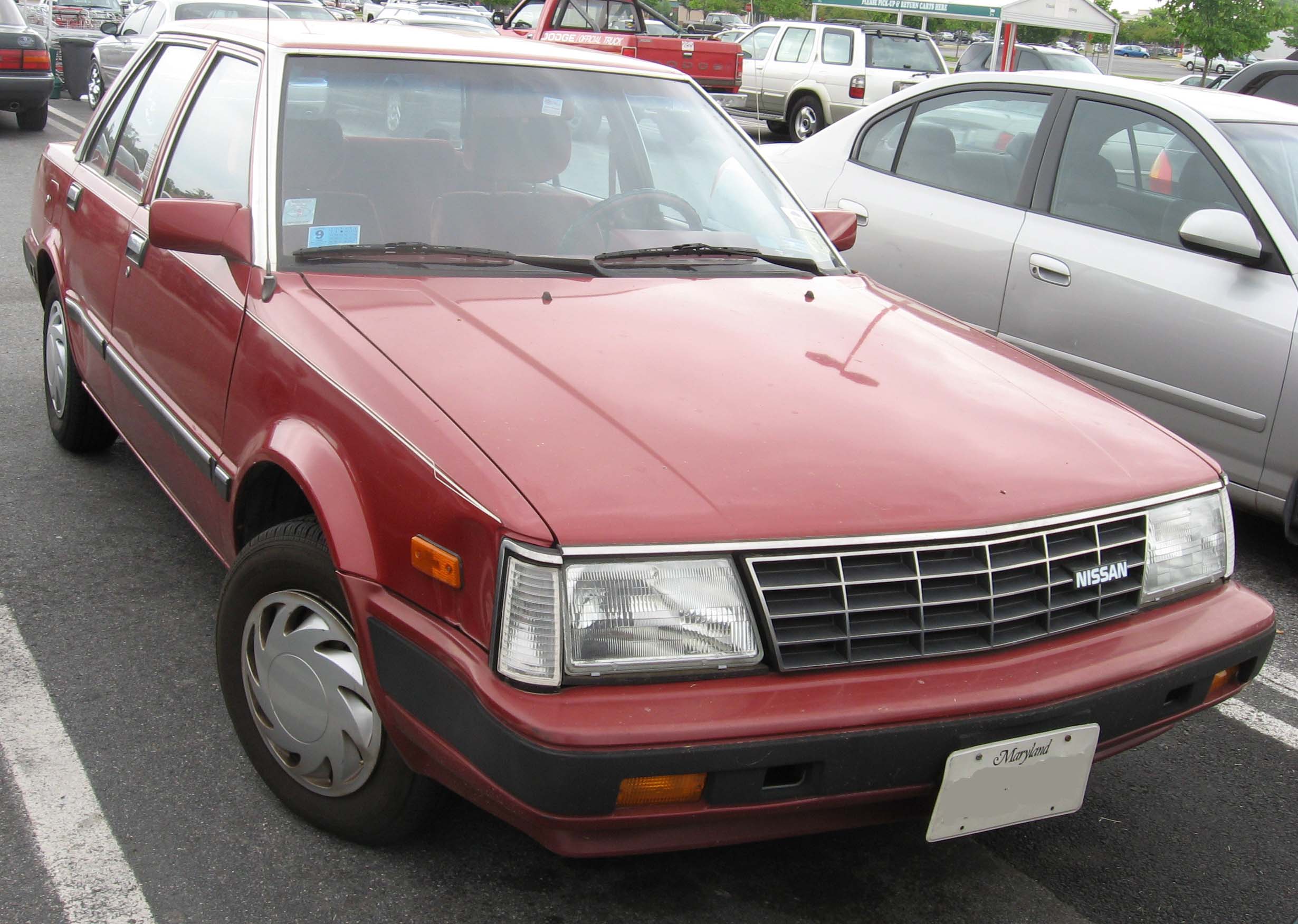 Nissan Stanza: 2 фото