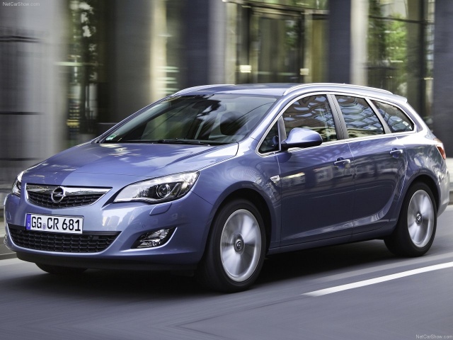 Opel Astra Estate: 10 фото