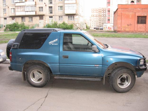 Opel Frontera Sport: 3 фото