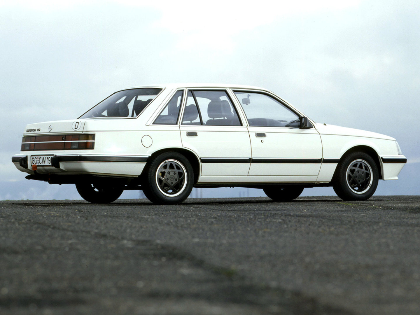 Opel Senator: 11 фото