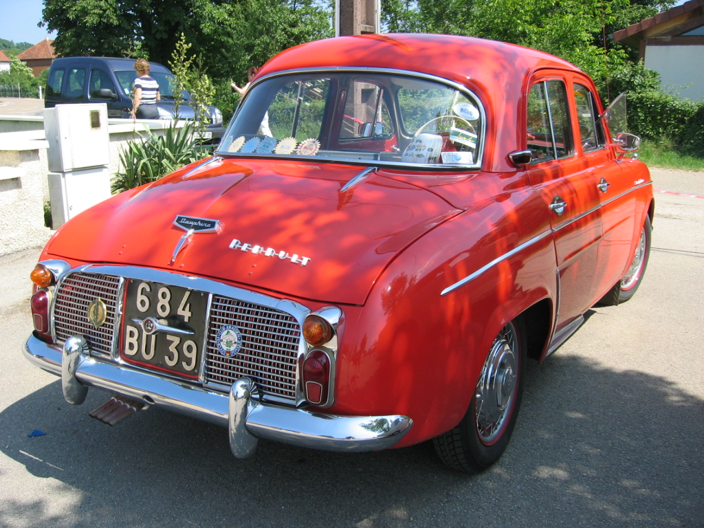 Renault Dauphine: 10 фото