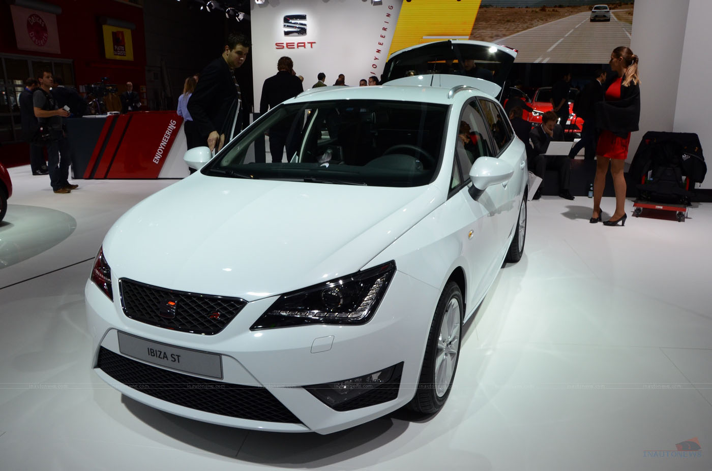 Seat Ibiza ST: 4 фото