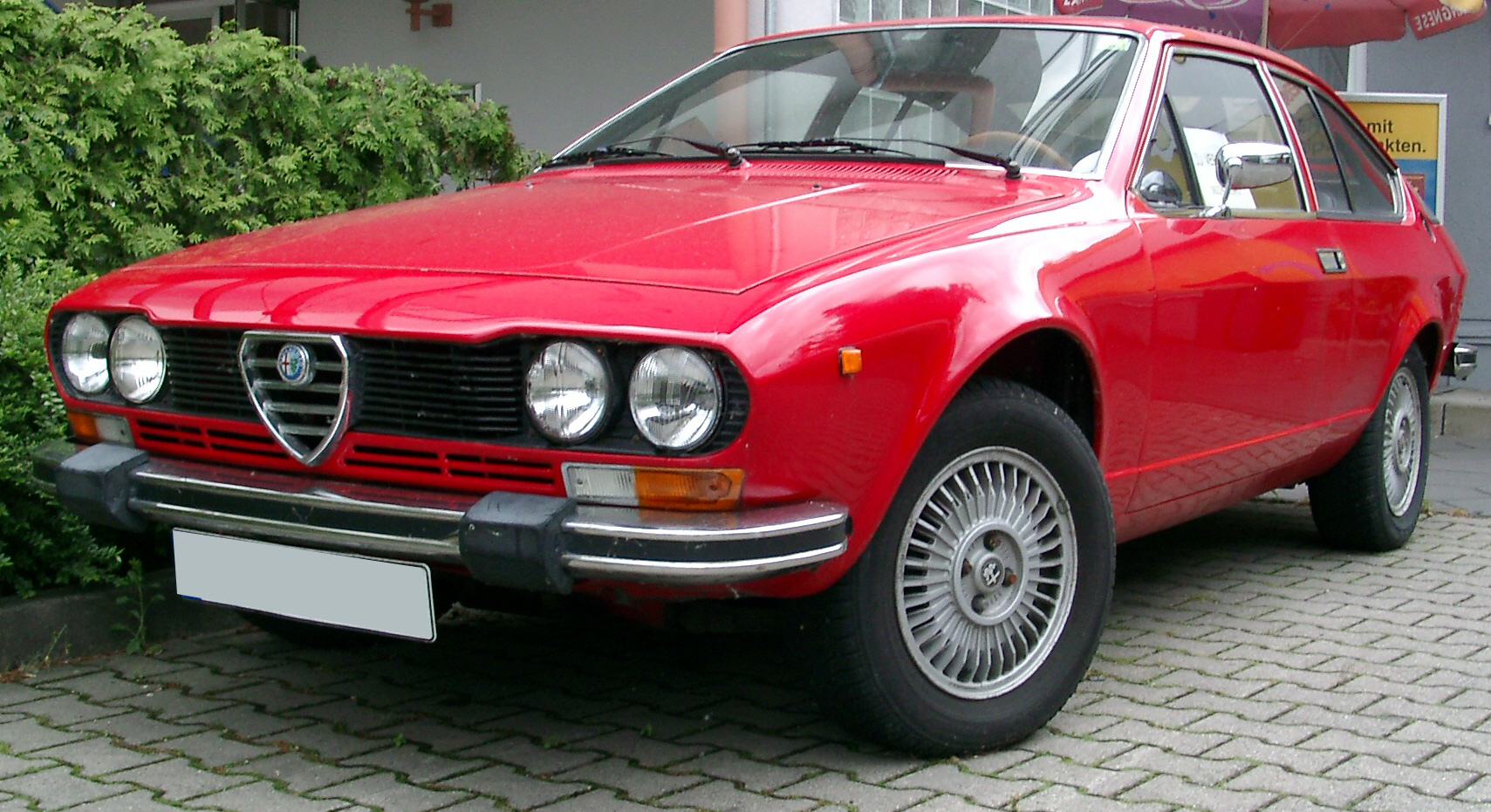 Alfa Romeo GTV: 12 фото