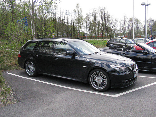 Alpina B5 Touring E61: 12 фото