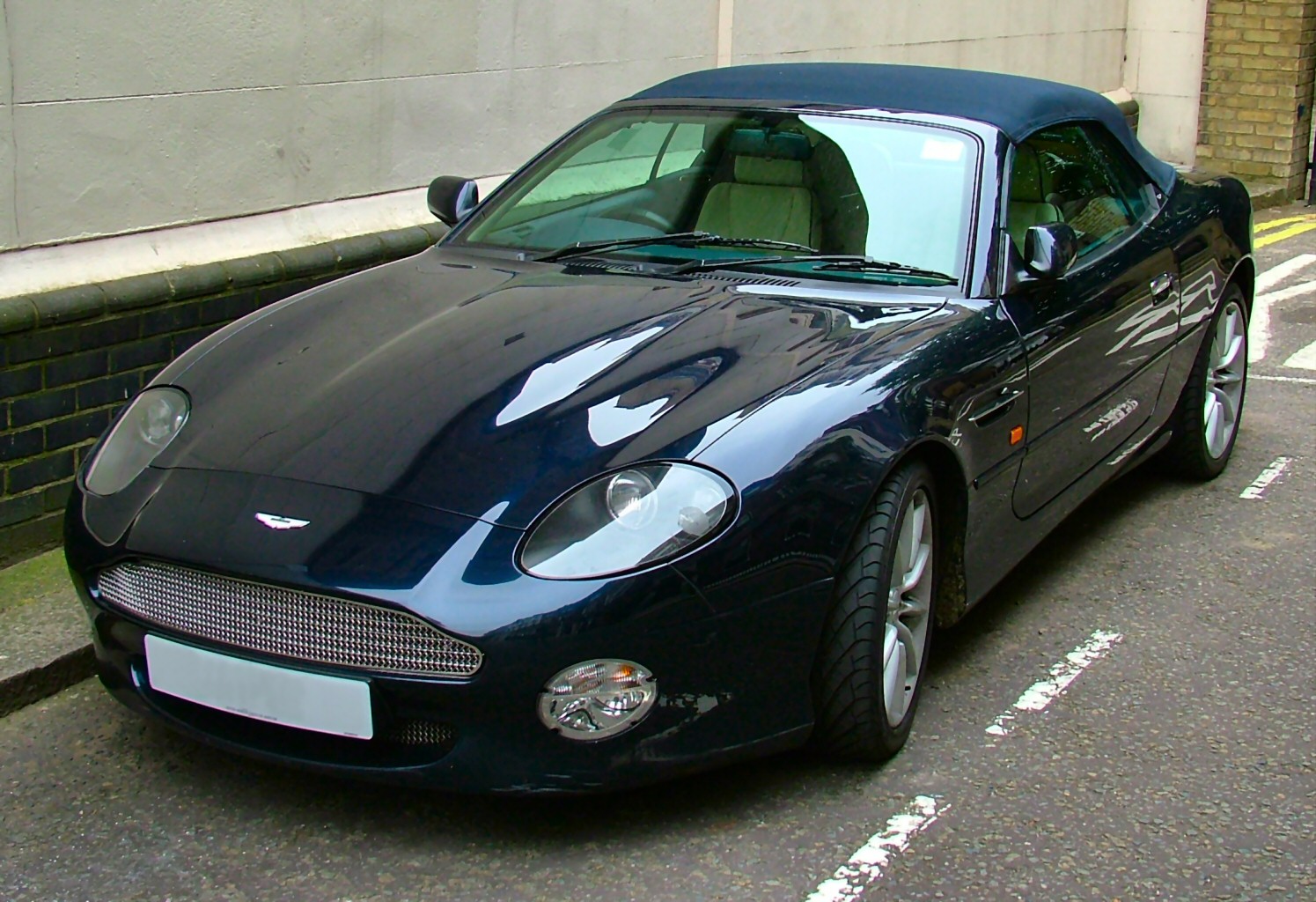 Aston Martin DB7 Volante: 3 фото