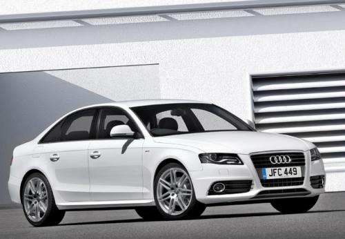 Audi A4: 2 фото