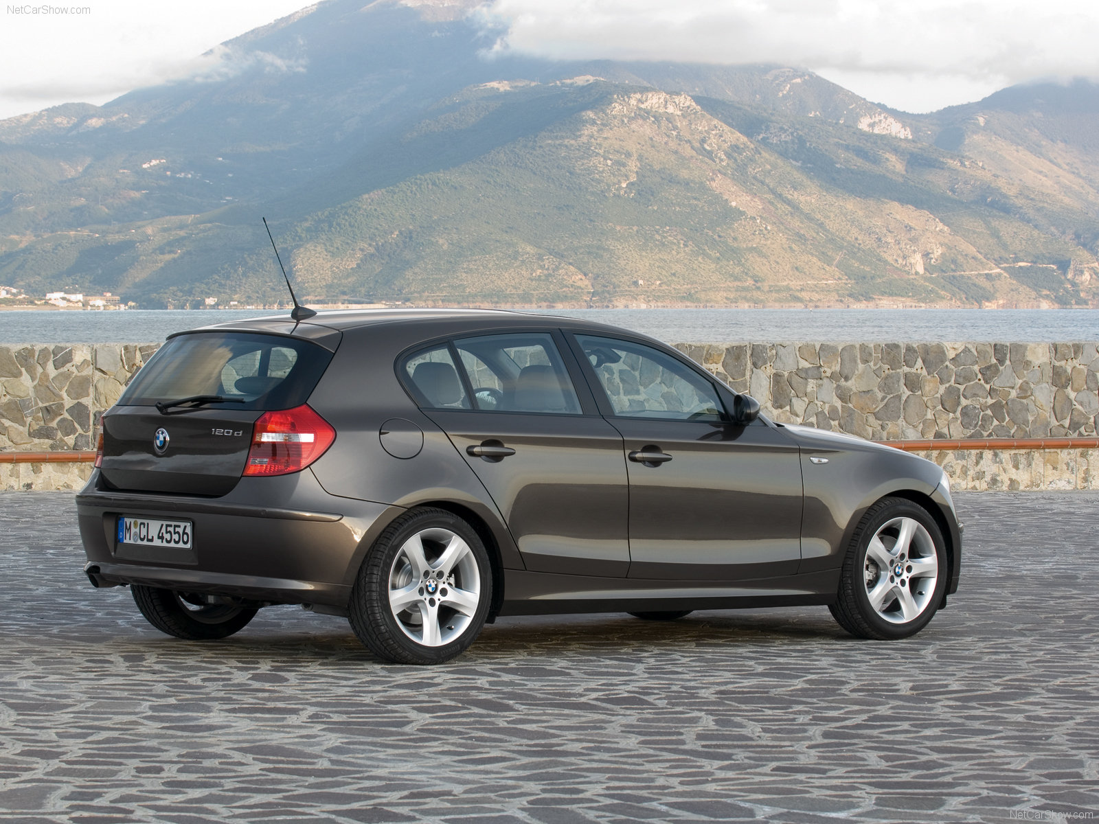 BMW 1-series E87: 10 фото