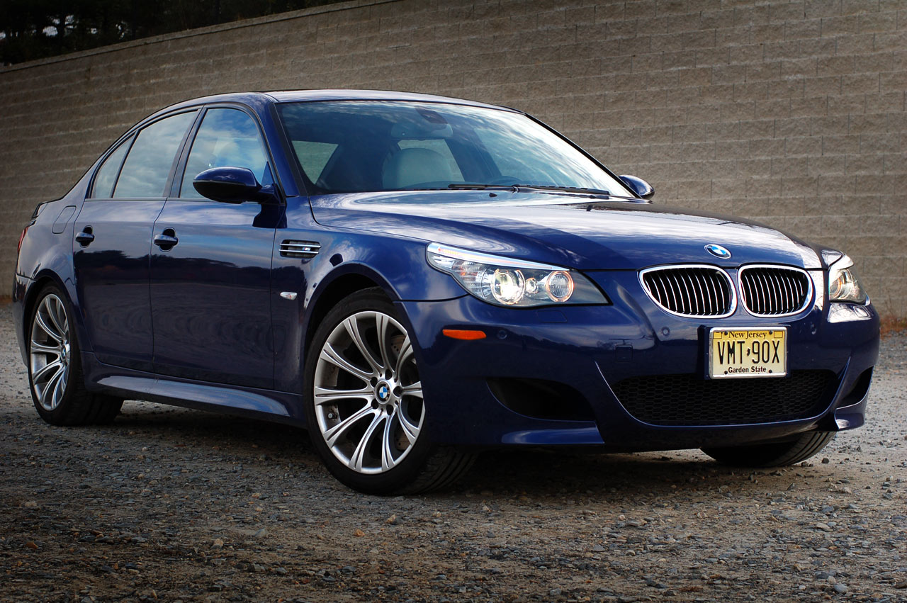 BMW M5 E60: 6 фото