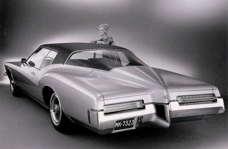 Buick Riviera: 11 фото