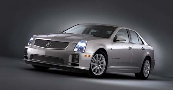 Cadillac STS: 8 фото