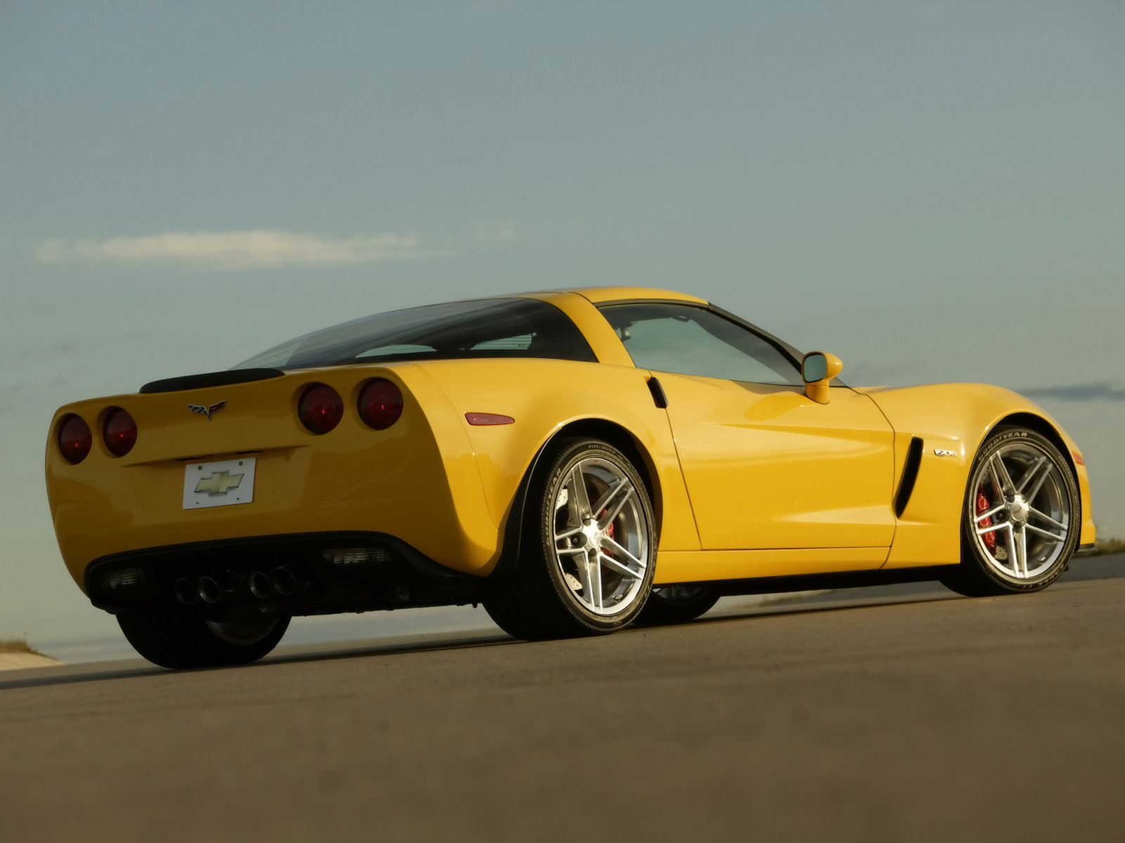 Chevrolet Corvette: 3 фото