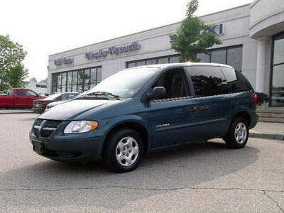 Dodge Caravan: 4 фото