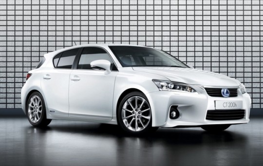 Lexus CT: 8 фото