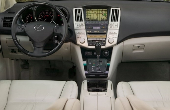 Lexus RX: 9 фото