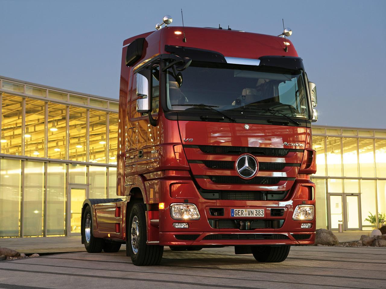 Mercedes Actros: 10 фото