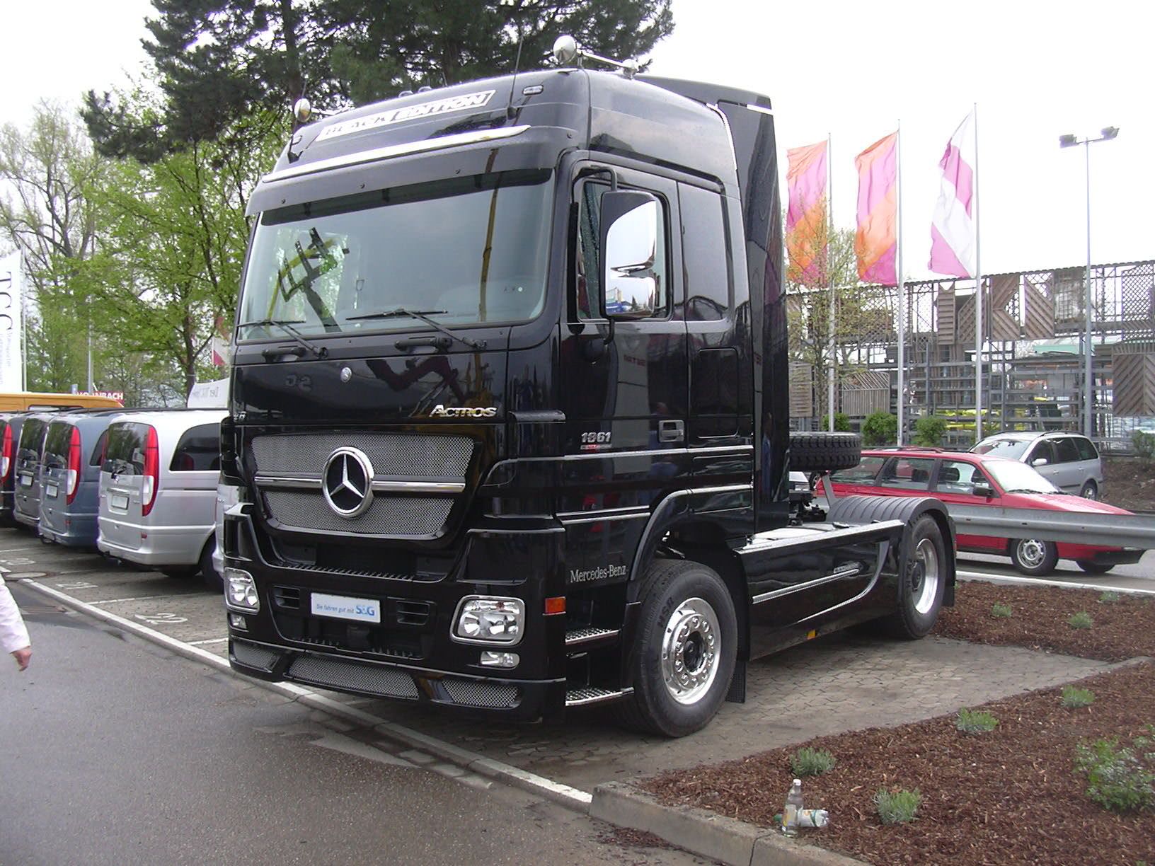 Mercedes Actros: 11 фото