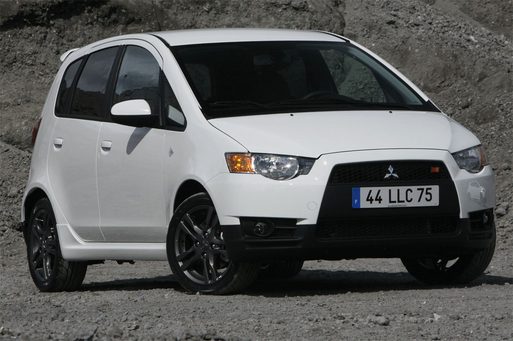 Mitsubishi Colt: 8 фото