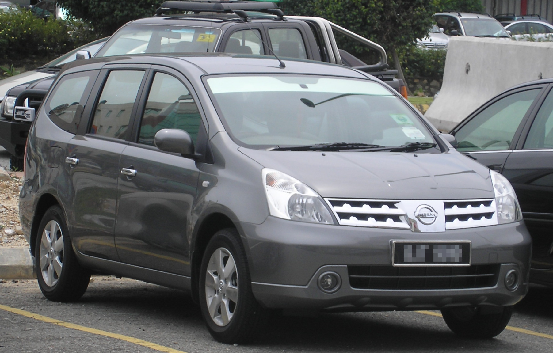 Nissan Livina: 9 фото