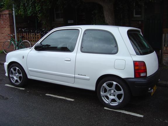 Nissan Micra K11: 6 фото