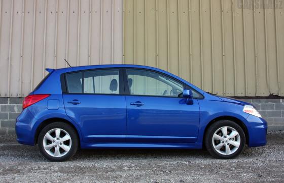 Nissan Versa: 10 фото