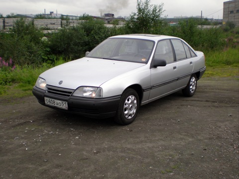 Opel Omega A: 2 фото