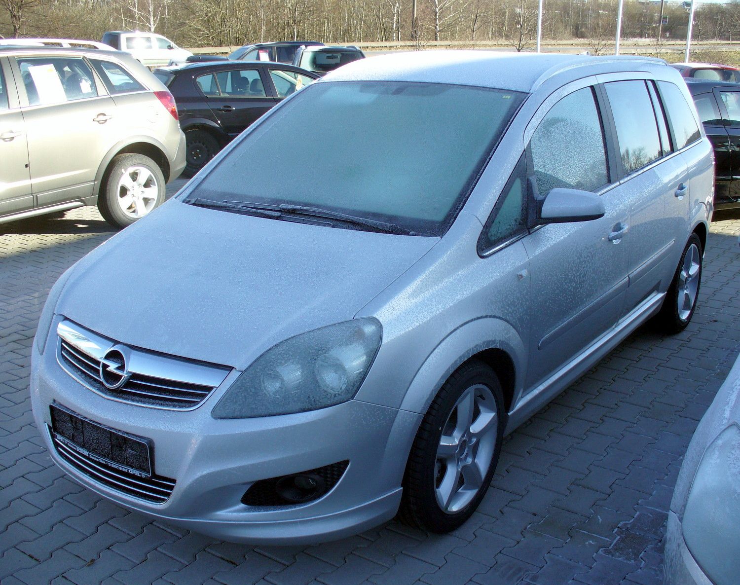 Opel Zafira B: 6 фото