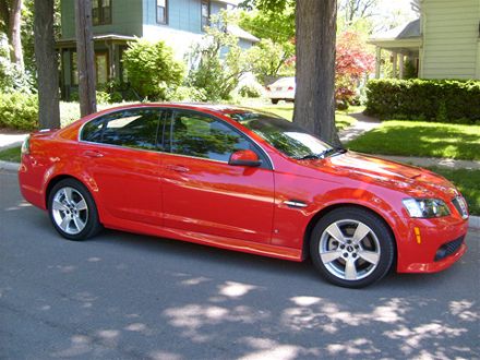 Pontiac G8: 9 фото