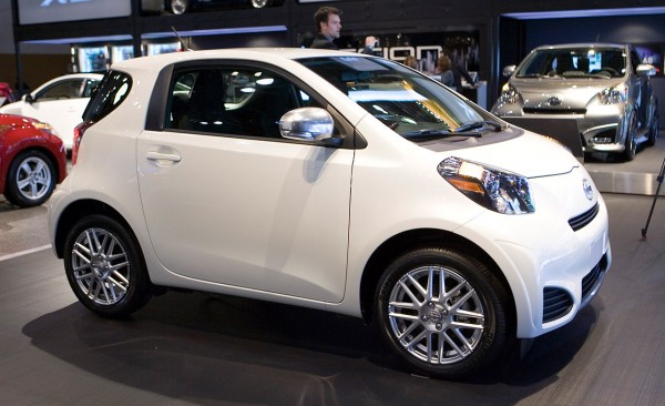 Scion iQ: 8 фото