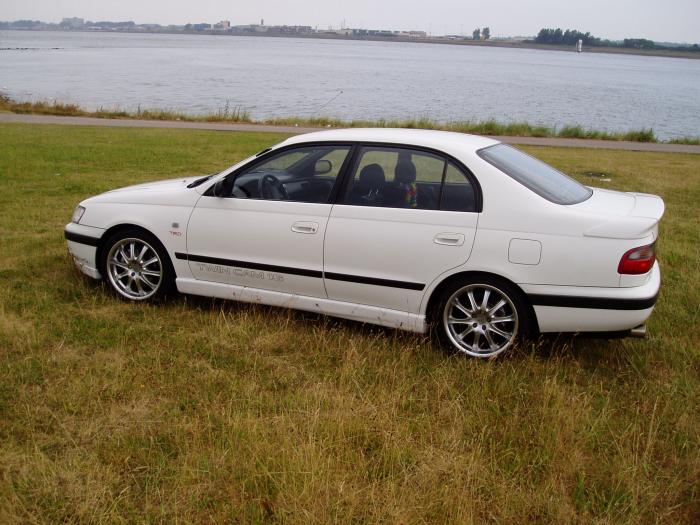 Toyota Carina: 1 фото