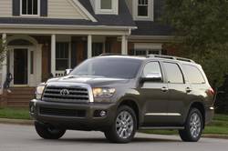 Toyota Sequoia: 3 фото