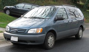 Toyota Sienna: 2 фото