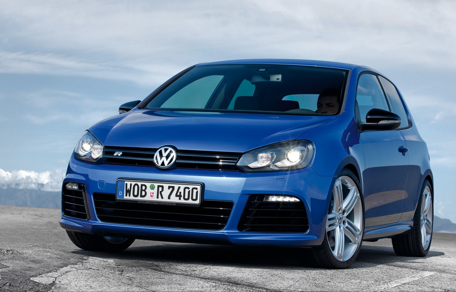 Volkswagen Golf R: 6 фото